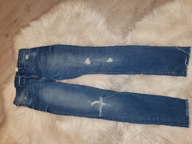 Zelo elasticne jeans hlace hm 6e