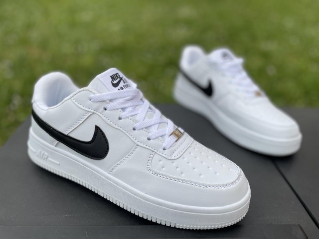 Nike št. 43, nove - foto