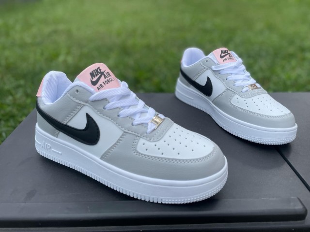 Nike št. 41 , nove - foto