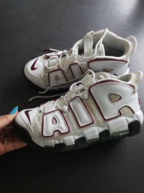 Nike tempo, št. 42,5, brezhibne