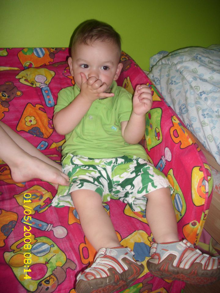 NINO - foto povečava