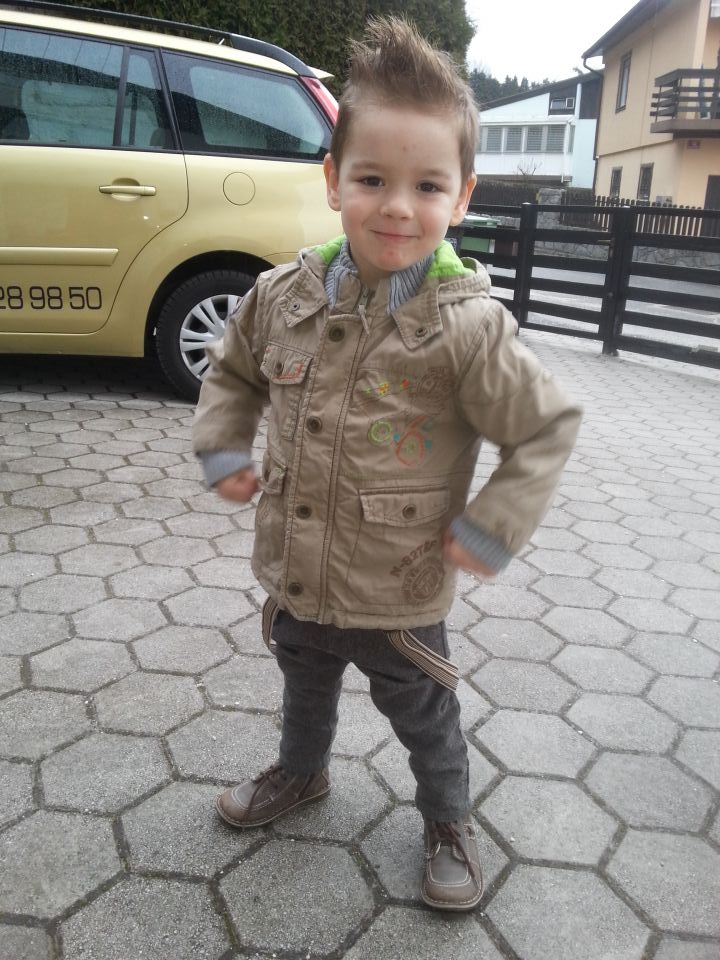 NINO - foto povečava