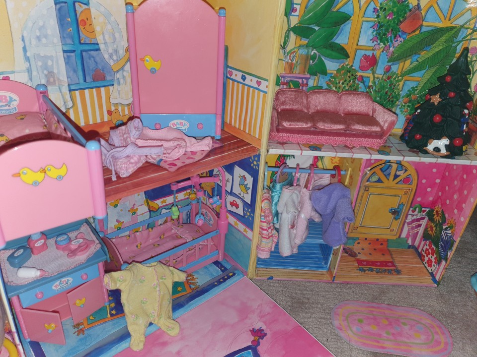 Mini Baby born hiša, garderoba, dodatki - foto povečava