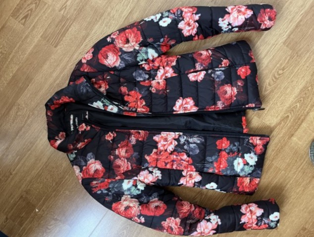 Jakna S,čudovita…18€