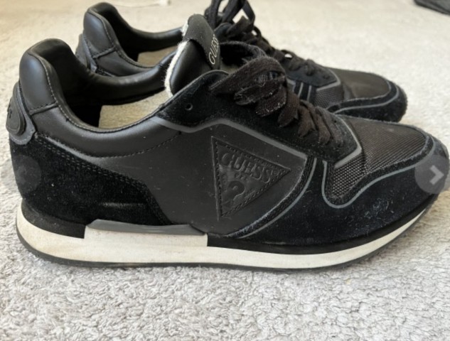 Guess 43,obuti 2x…30€ s ptt