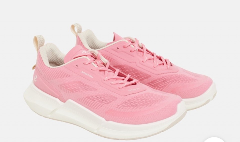 Ecco 39..nove…primerne za ozko nogo…50€