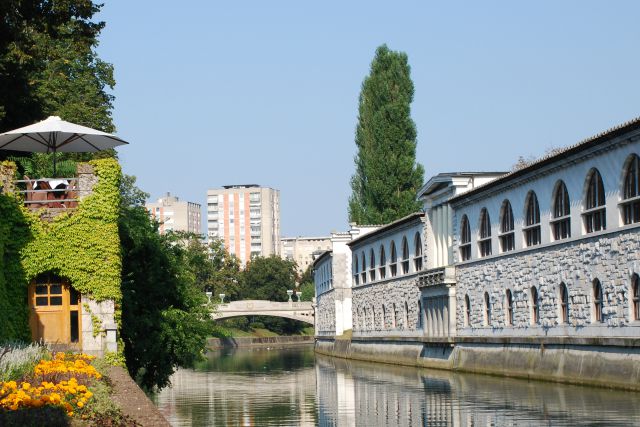 Pogled s Tromostovja proti Zmajskemu mostu