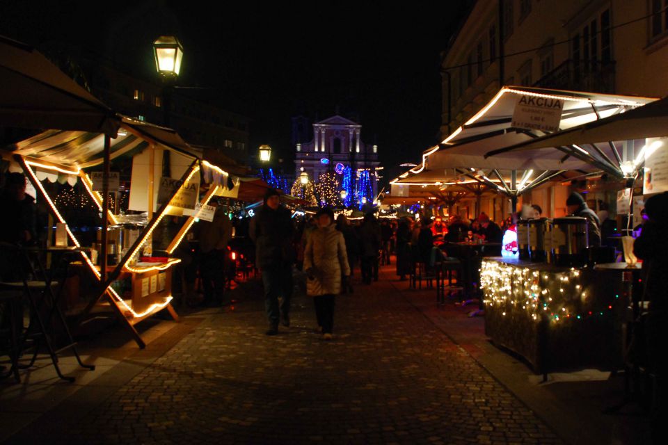 Nočni sprehod skozi praznično ljubljano  - foto povečava