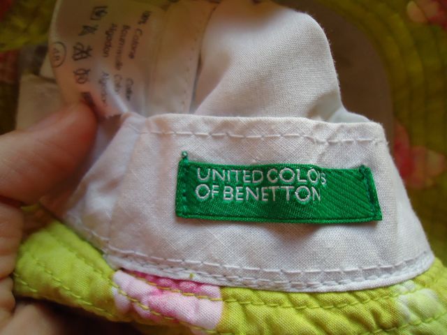 United Colors of Benetton klobuček; za otroka okoli 2 leti