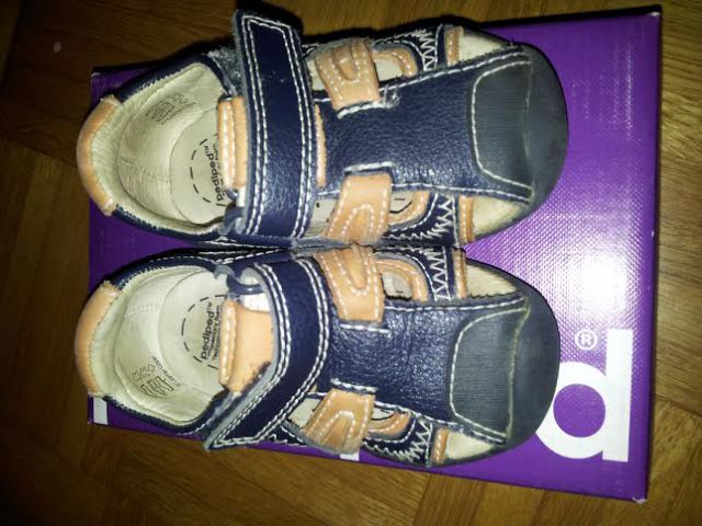Pediped sandali, št. 19, 15€- super za prve korake!