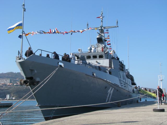 Ogled naše vojaške ladje Triglav - foto