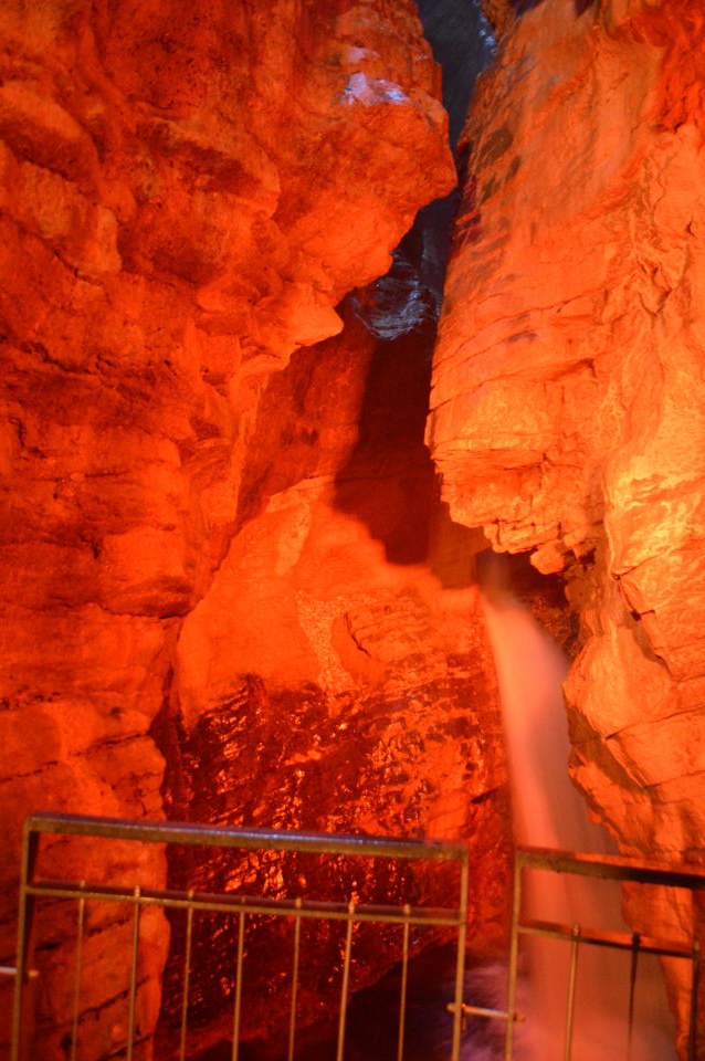 Slap cascata varone -okoli gardskega jezera - foto povečava