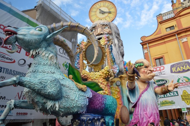 Pustni karneval cento -italija - foto