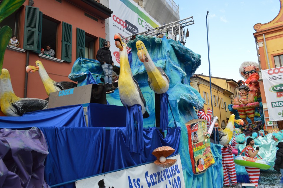 Pustni karneval cento -italija - foto povečava