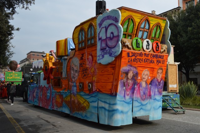 Pustni karneval verona - italija - foto