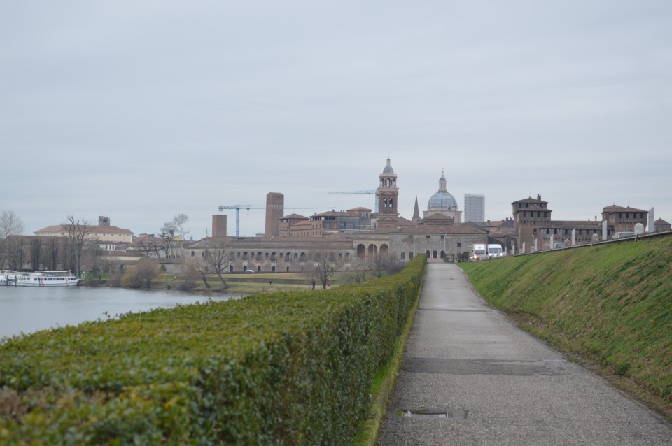 Srednjeveško mesto mantova   - italija - foto povečava