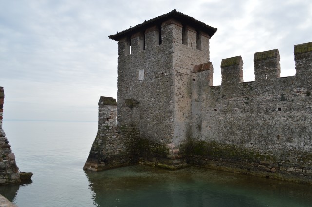 Sirmione -gardsko jezero italija - foto
