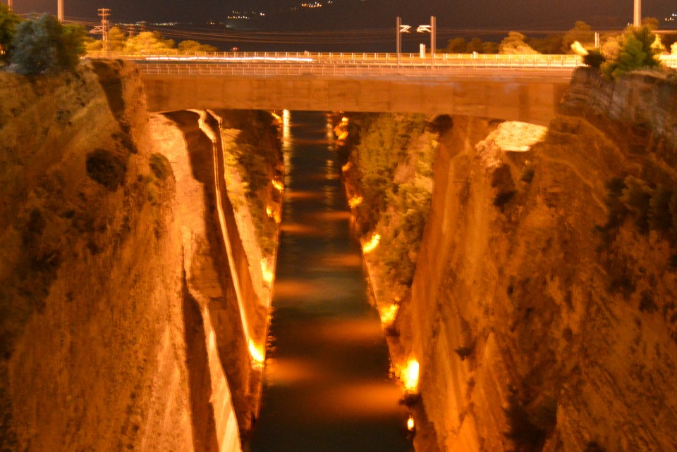 Korintski kanal - grčija - foto povečava