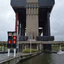 dvigala za ladje na reki- belgija