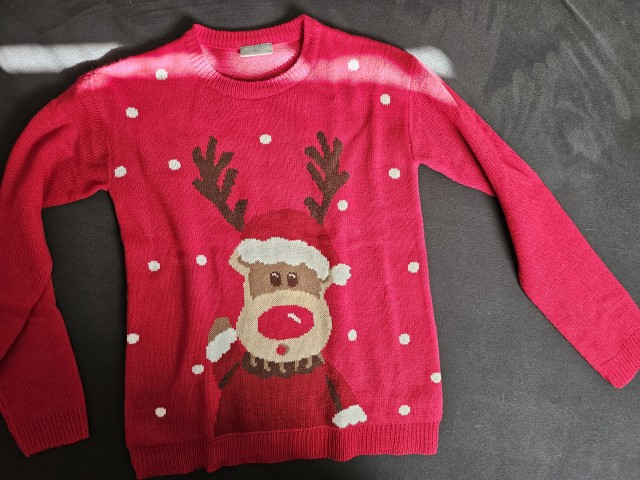 Božični pulover 158-164 4€