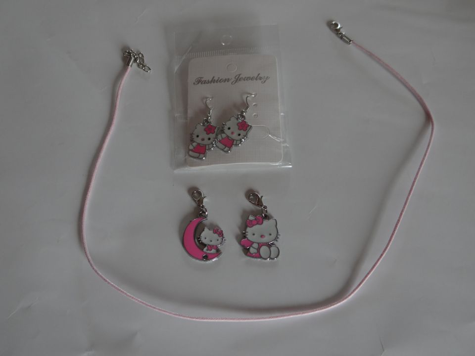 Nakit, ličila, torbica hello kitty,... - foto povečava