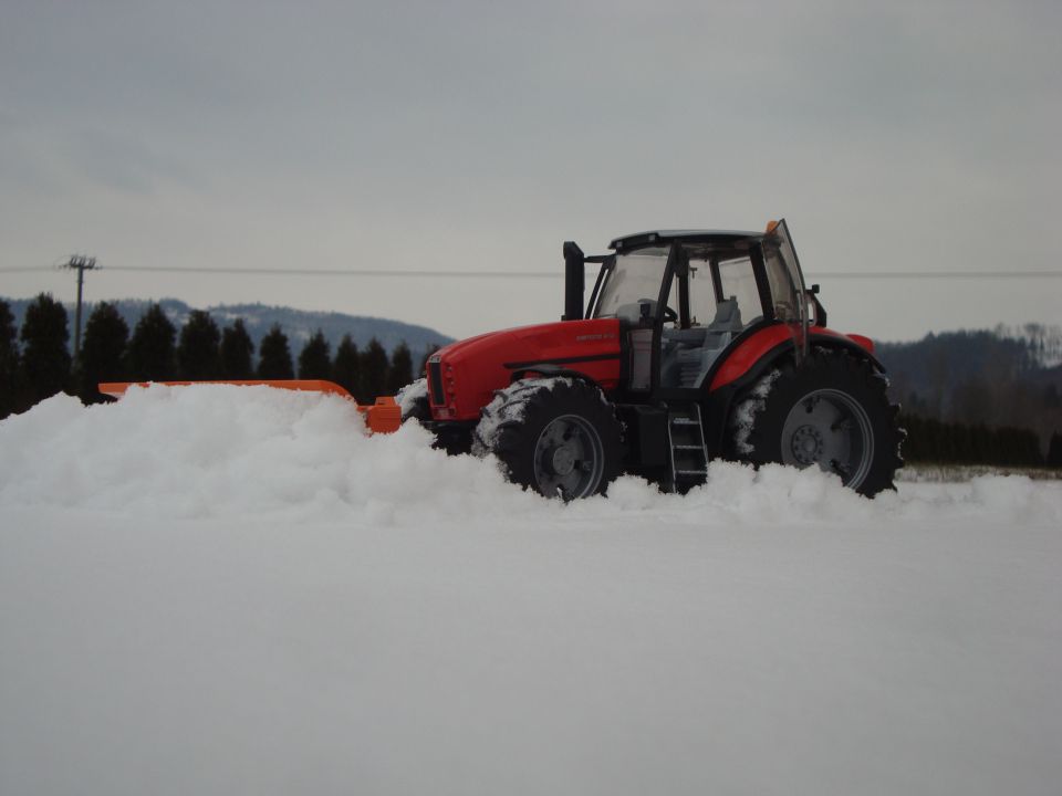 Pluženje snega - foto povečava