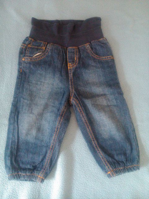 Jeans hlače št. 74 (3€)