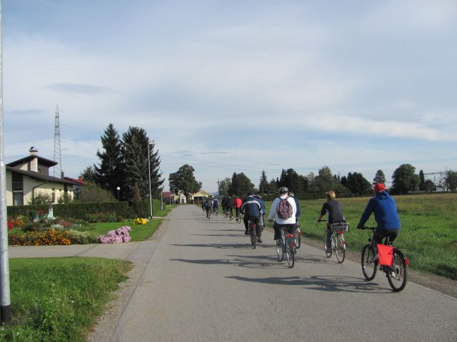 Pohod in kolesarjenje -oktober 2012 - foto