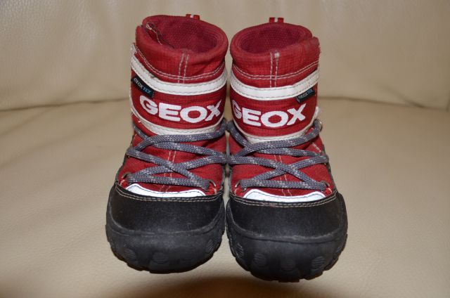 Zimski škornji Geox, št. 25 - prodano