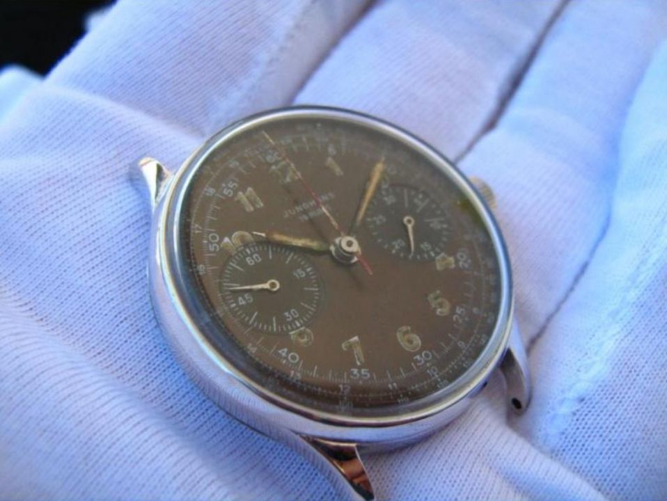 Junghans - foto povečava