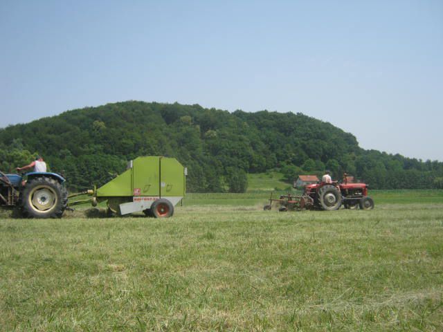 Spremanje sijena - foto povečava