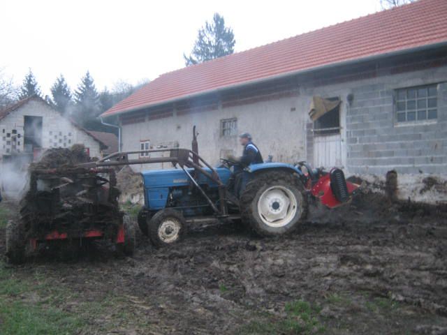 Vožnja gnoja jesen 2012 - foto povečava