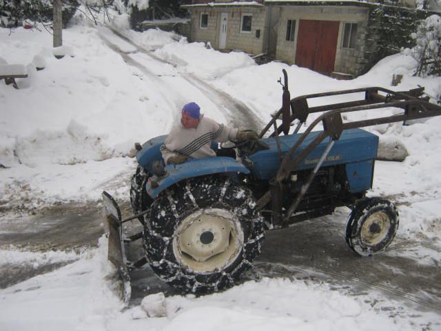 Zimske radosti čišćenje snjega 2012 - foto