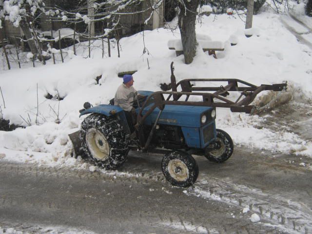 Zimske radosti čišćenje snjega 2012 - foto