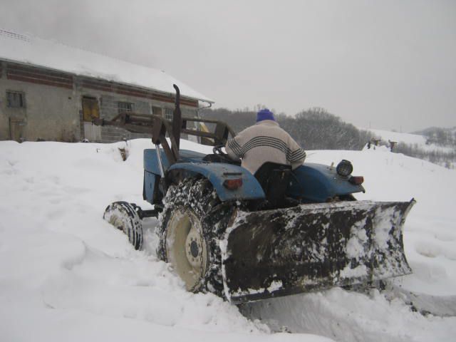 Zimske radosti čišćenje snjega 2012 - foto