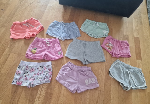 Kratke hlače za deklico št.134
