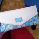 Modra denarnica, zelo prostorna, cena: 8 eur
