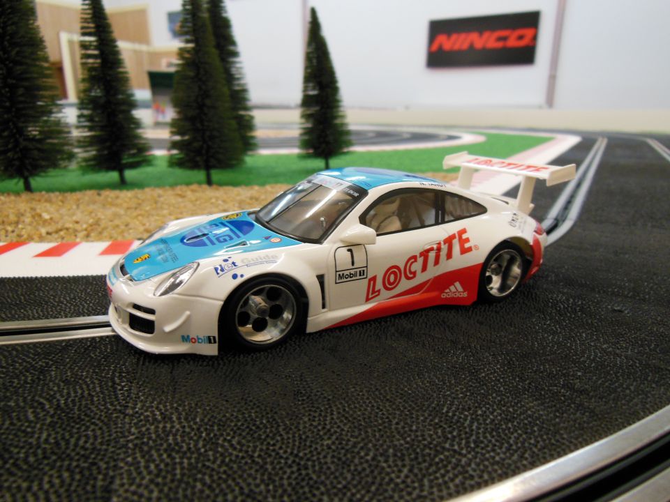 NSR1075AW Porsche 977