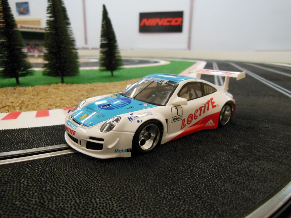NSR1075AW Porsche 977