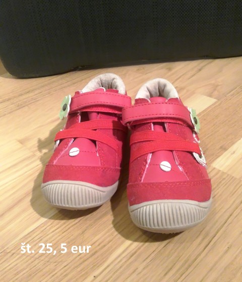 Prehodni čevlji, št. 25, 5 eur