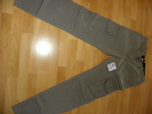 Moške hlače, sive barve z žepi, št. 32 (TWO WAY), CENA 8 EUR