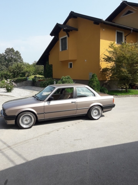 BMW E30 - foto