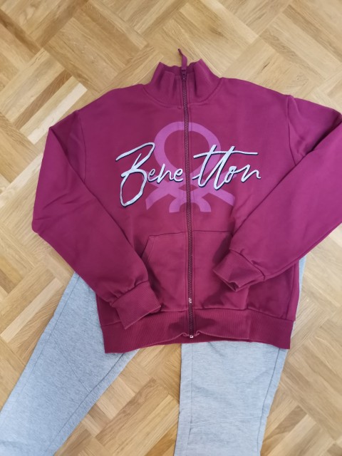 Benetton 2XL 160 (manjša) cena 6 evr.