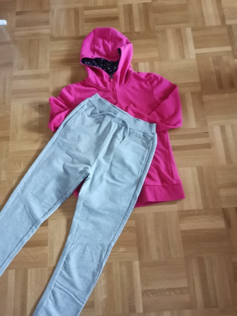 Trenirka vel 146/152 - foto
