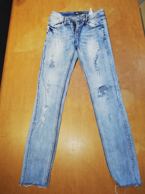Kavbojke 158 = 5 eur