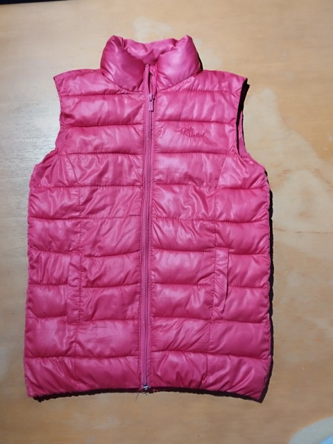 Tanjši brezrokavnik 146. 152 = 3 eur