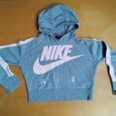 Nike pulover 146 - 152 = 5 eur