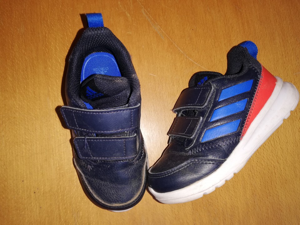 adidas Supergi 25 = 5 eur