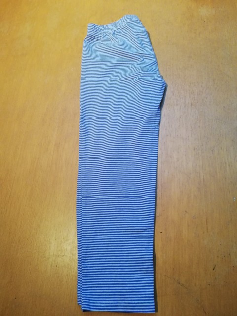 Gap kapri hlače 134 - 140 = 1 eur
