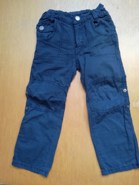 Hlače 104 = 3 eur
